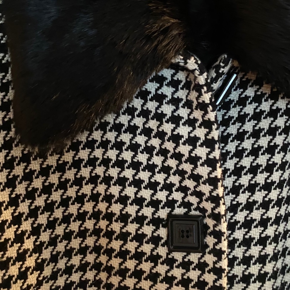 CASUAL CORNER Mid-length Houndstooth Coat - Size L - Picture 3 of 6